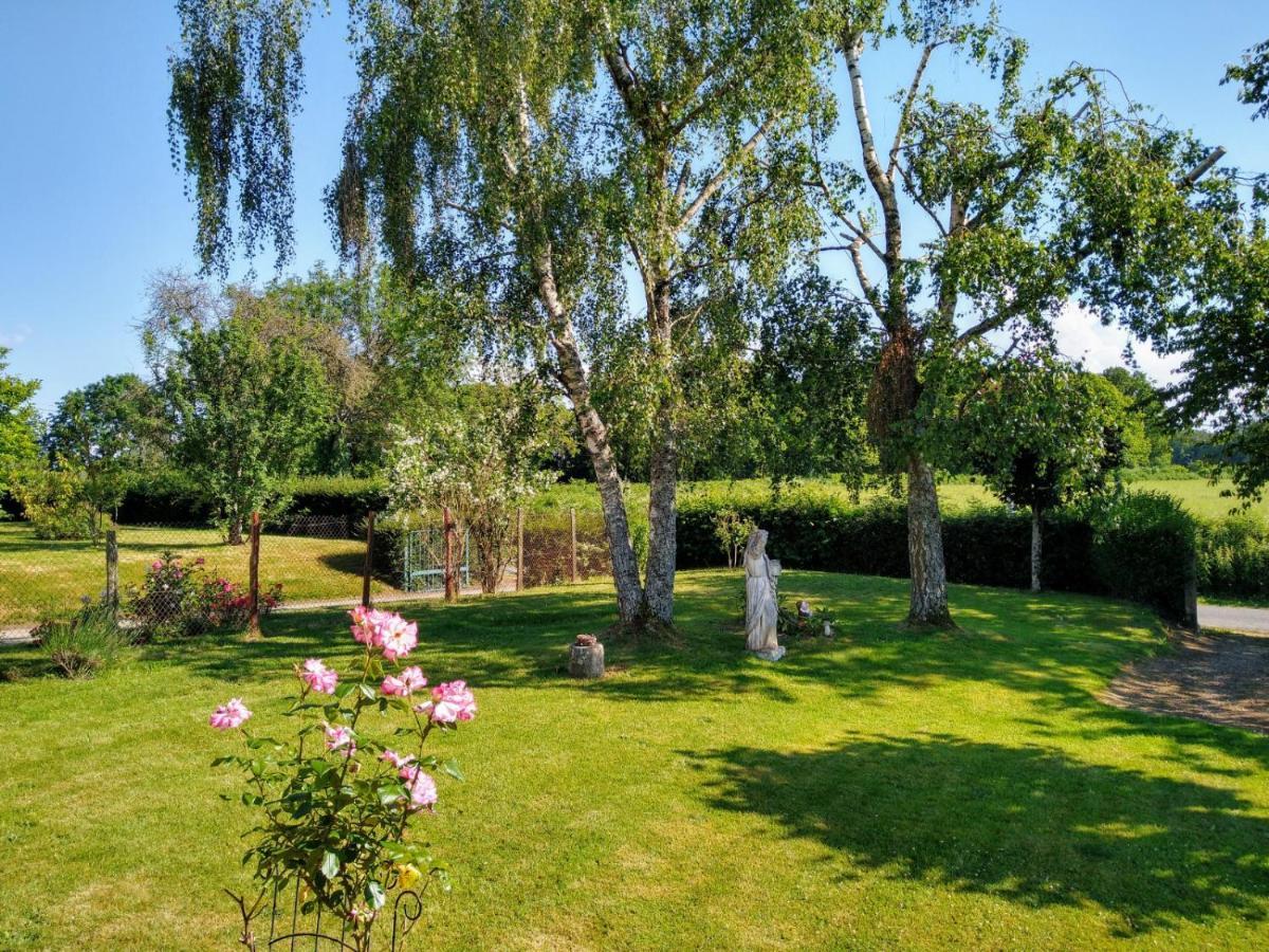 فيلا Gite La Maison De Lea Saint-Agnant-de-Versillat المظهر الخارجي الصورة