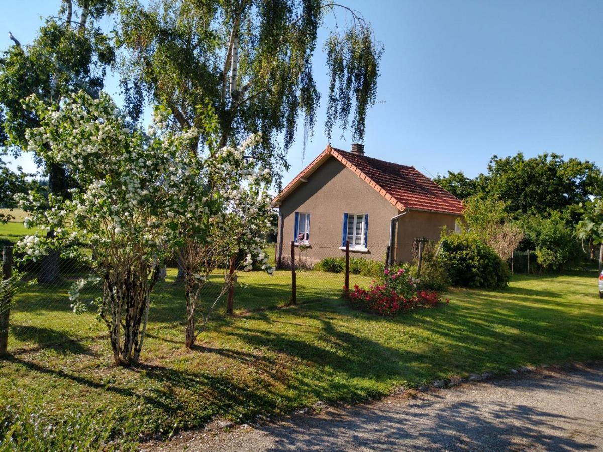 فيلا Gite La Maison De Lea Saint-Agnant-de-Versillat المظهر الخارجي الصورة