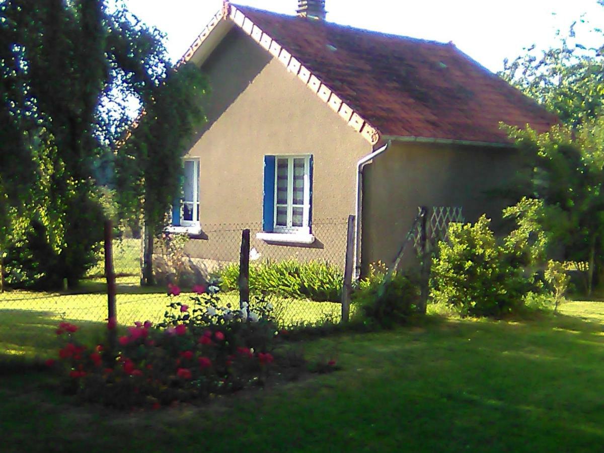 فيلا Gite La Maison De Lea Saint-Agnant-de-Versillat المظهر الخارجي الصورة